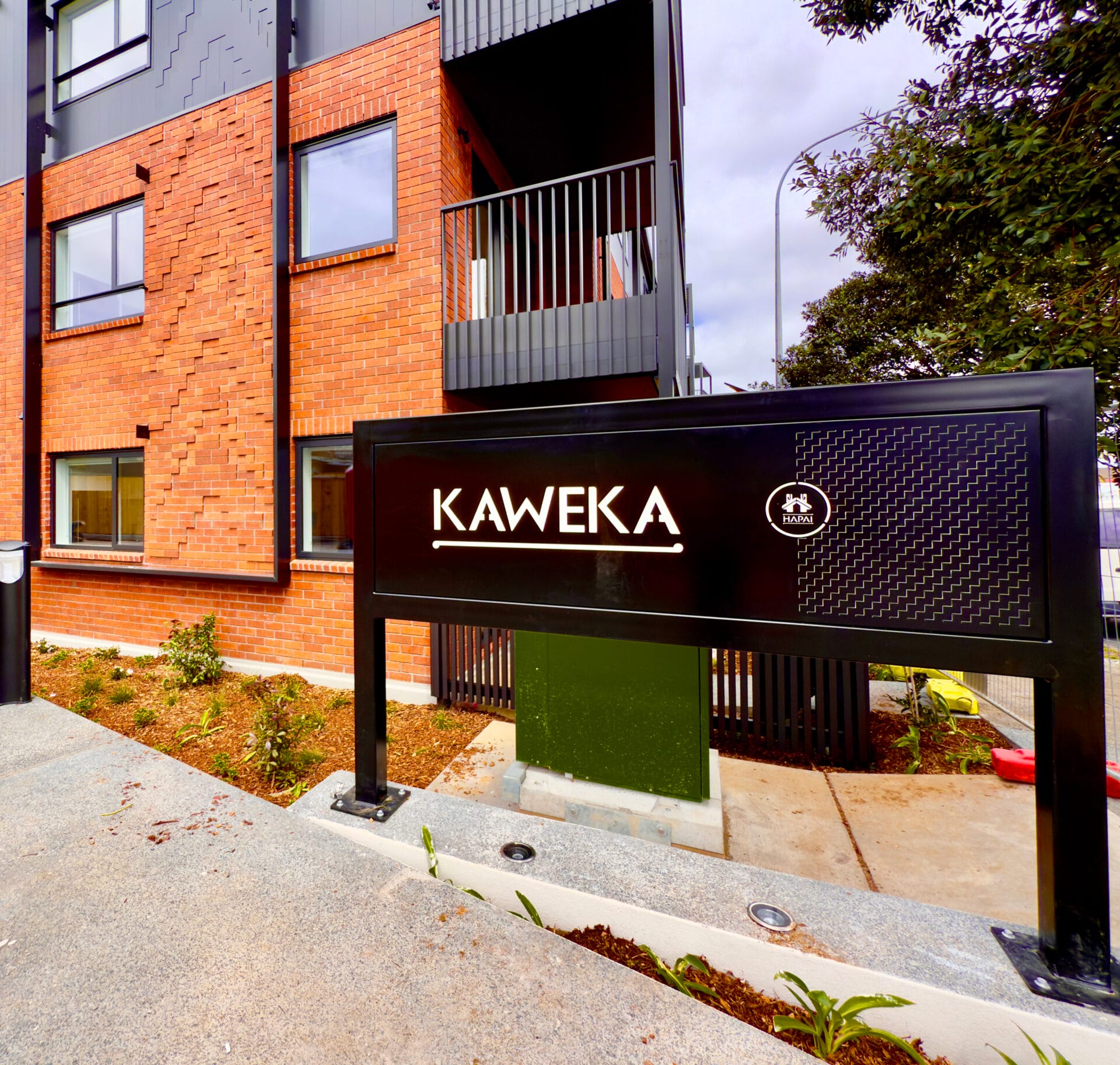 Kaweka---Brick-Pattern